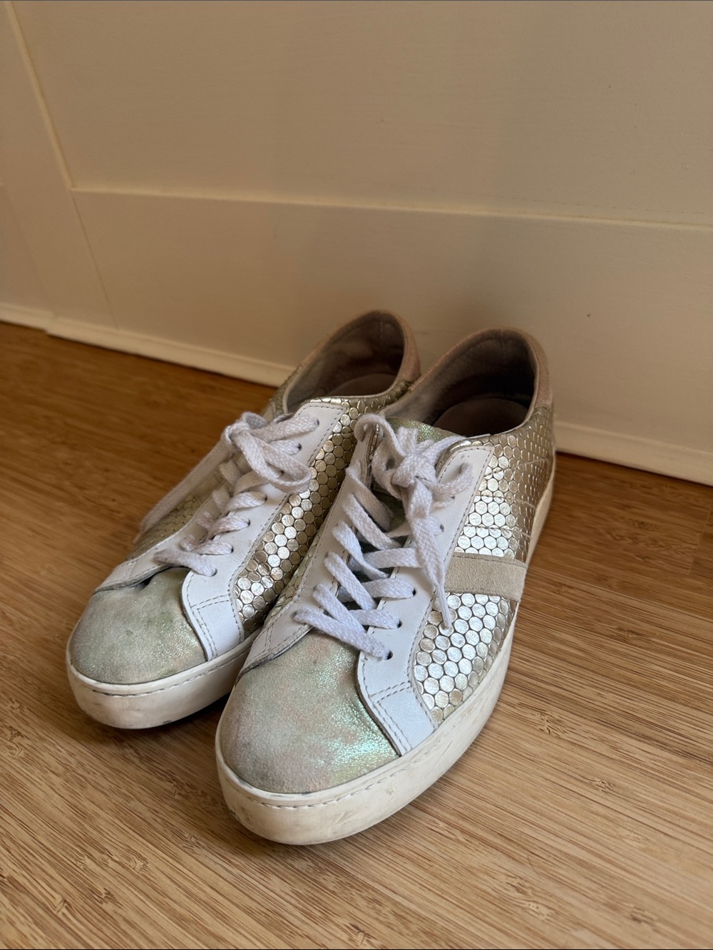 Iridescent White Women’s Low-Top Sneakers